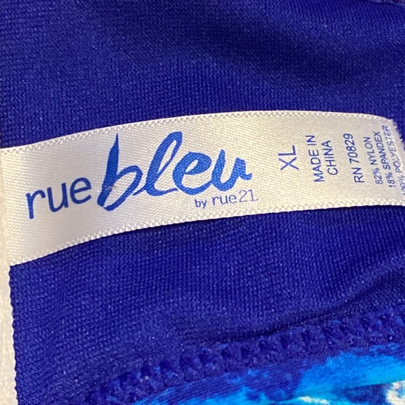 New Rue Bleu bathing suit top by rue 21. Size XL Red and blue with white stars. - Picture 3 of 9
